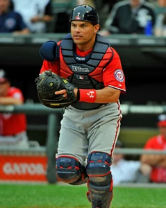 Ivan "Pudge" Rodriguez - Rangers,  8x10 Color Photo - Picture 1 of 1