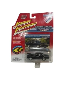 1962 PLYMOUTH BELVEDERE         2003 JOHNNY LIGHTNING MUSCLE CARS U.S.A.    1:64 - Picture 1 of 3