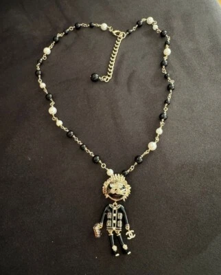 Collar Dije León Coco CHANEL 2022 Foto 1 de 4