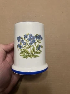 Vintage porcelain Toothbrush Holder - Floral Design - Made In Taiwan - 1980’s - Picture 1 of 7