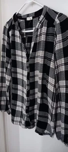 Mason & Belle Black & White Plaid Button Front L/S Round Neck Top Misses Medium - Picture 1 of 3