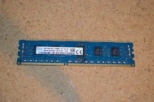 SK hynix 4GB PC3-14900R DDR3-1866 ECC Registered Memory Module HMT451R7AFR8C-RD - Picture 1 of 3