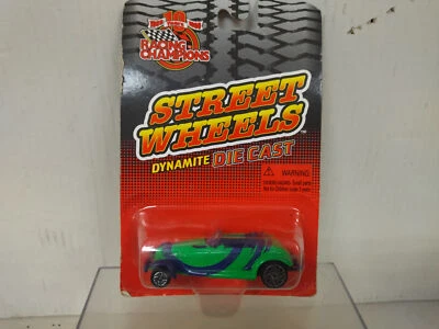 STREET WHEELS DINAMITE DIE CAST CABRIOLET GREEN/BLUE apx 1:64 RACING CHAMPIONS - Imagen 1 de 2