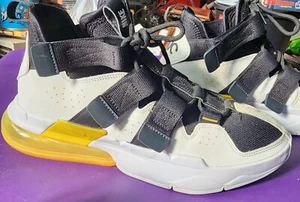 Nike Air Edge 270 Men’s Sz 10.5 Shoes White Black Orange Worn Once - Picture 1 of 8