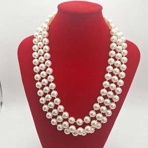 Vintage Triple Strand Faux White Pearls Beaded Necklace 18" Gold Tone Box Clasp - Bild 1 von 12