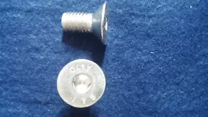 VOLVO V70 (2007 > 2013) FRONT DISC BRAKE RETAINING SCREWS STAINLESS STEEL X 4 - Picture 1 of 1