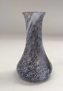 VINTAGE CAITHNESS GLASS VASE WITH BLACK AND WHITE SPIRAL PATTERN - Picture 1 of 10