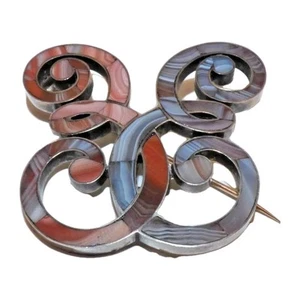 ANTIGUO BROCHE DE ÁGATA ESCOCESA VICTORIANA LETRA 'E' AMANTES ENTRELAZADOS PIEZA RARA - Imagen 1 de 7