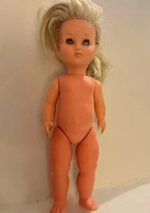 "Muñeca de plástico MMM Martha Maar 13"" ojos azules cabello rubio vintage Alemania" - Imagen 1 de 8