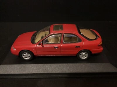 Ford Mondeo I 1992 Minichamps Diecast Vehicle in scale 1/43 - Image 1 of 4