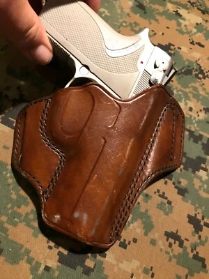 Funda para panqueques derecha Alessi para protector de gatillo redondo S&W 3913 6906 Foto 1 de 4