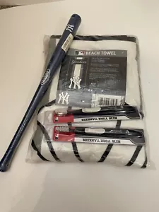 NY Yankees Sports Memorabilia asciugamano da spiaggia mini mazza da baseball spazzolini da denti NUOVO lotto - Foto 1 di 4