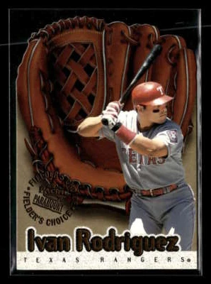 1999 Pacific Paramount Ivan Rodriguez Fielder's Choice #20 Texas Rangers U2213 - Image 1 of 2