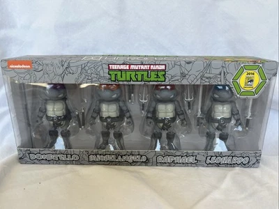 Juego Herocross Tortugas Ninja Híbrido Metal Blanco y Negro SDCC 2016 TMNT NUEVO EN CAJA Foto 1 de 4