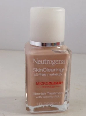 Neutrogena Foundation 40 Nude Skin Clearing Oil-Free  1 oz NEW - Image 1 of 4