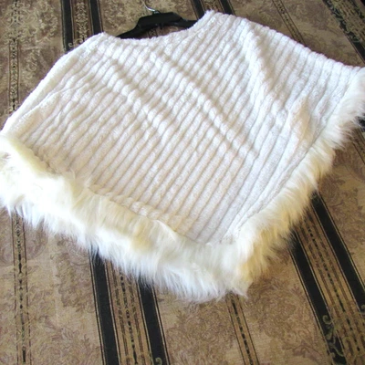 Elegante Poncho Marfil Imitación Piel S/M S M Marc Nueva York Off White Fiesta Noche Foto 1 de 4