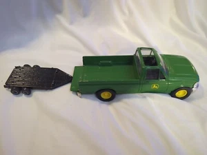ERTL John Deere Ford Pick-up with Trailer 1/32 Scale - Picture 1 of 9