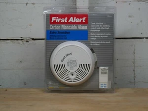 First Alert Carbon Monoxide Alarm Extra Sensitive - Picture 1 of 3