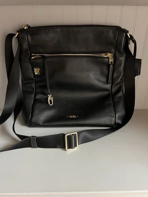 Tumi 黑色单肩包柔软黄油旅行钱包 — 第 1/4 张图片