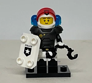 Lego Minifigure da Collezione Serie 21, Set # 71029 - Ragazzo Polizia Spaziale  - Foto 1 di 3