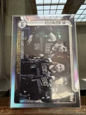 2025-26 Topps Pistones Lluvia 3 Punteros, Dispara Luces Apagado Paralelo #279 Foto 1 de 2