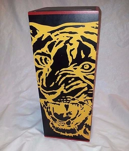 Jose Cuervo Box Tequila Reserva De La Familia 2009 Sammlerbox PABLO Maco Ahorn - Bild 1 von 5