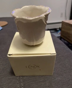 Lenox April Votive Tulip 2.5” Ivory Candle Holder W/ Tea light Candle Included - Picture 1 of 6