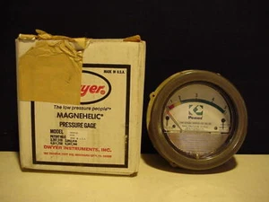 Dwyer Magnehelic Indicating Transmitter Low Pressure Gage Gauge 195091 - 00  - Picture 1 of 11