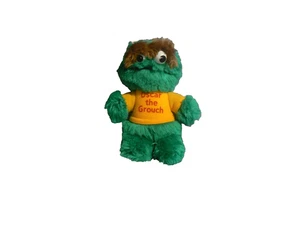 Sesame Street Oscar the Grouch Plush Toy – Green Furry Character with Yellow - Picture 1 of 4