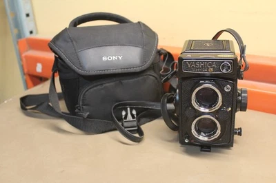 Yashica Mat-124G Medium Format TLR Film Camera *AS IS READ* - Image 1 of 4
