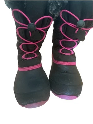 Botas de nieve Kamik jóvenes niñas talla 2 | Impermeables invierno piel sintética aisladas negras Foto 1 de 4