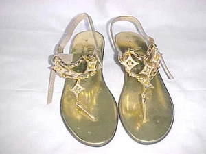 New GOLD Jutti DESIGNER CHAMPLE For Sari Dress STUNNING SANDALS Wedding Sandals  - Picture 1 of 3