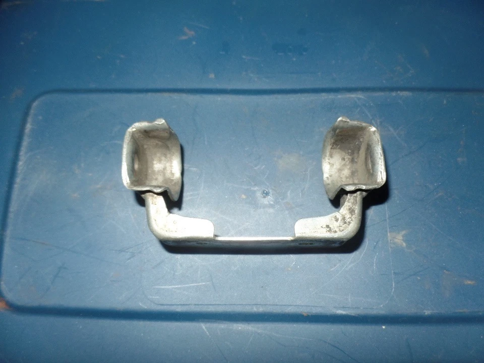 Kawasaki KXF 250 TECATE 4 STOCK OEM PESTILLO ASIENTO DELANTERO SOPORTE MONTAJE SOPORTE Foto 1 de 1