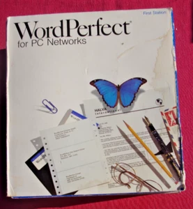 Rare Vintage Network Version Word Perfect V5 Manuals 3.5 and 5.25 Disks - Afbeelding 1 van 11