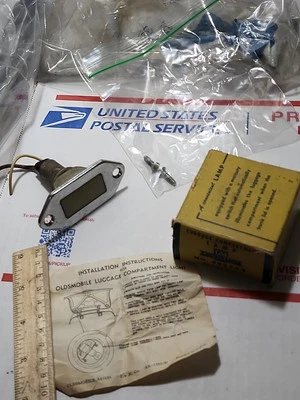 NOS 1952-55 OLDSMOBILE SUPER 88, CONVERTIBLE, SEDAN TRUNK LAMP LIGHT GM # 982988 - Image 1 of 4