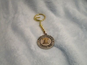 Llavero Campana de la Libertad vintage, peltre y oro - Imagen 1 de 2