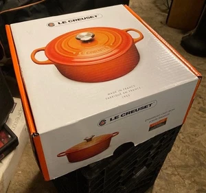 Le Creuset Sauteuse Pro 24cm Brioche 3 1/2 Qt - Picture 1 of 2