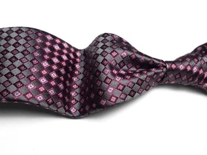 NWOT Geoffrey Beene - Pink/Magenta & Gray Diamond 100% Silk Neck Tie 3.2”W 56”L - Picture 1 of 7