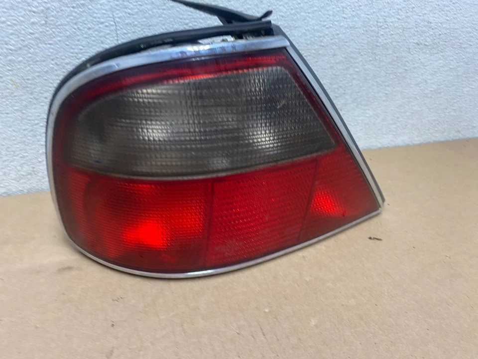 1995 a 1997 Jaguar Xj6 Vanden Plas driver esquerdo lanterna traseira Lh fabricante de equipamento original J9308 DW - Imagem 1 de 4