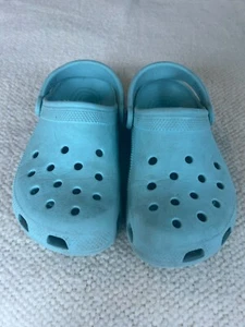 Light Blue Crocs Size M4/W6 - Picture 1 of 5