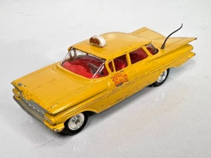 Corgi Toys No. 221 Chevrolet Impala Taxi Cab - Spun Hubs - Picture 1 of 9