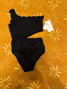 Brand new Girl's swimsuit size 6/7 old navy - Picture 1 of 3