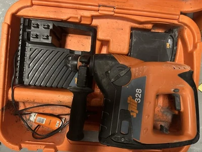 SPIT 328 Lithium Perforateur 2 batteries plus chargeur fonctionne parfaitement - Photo 1/3