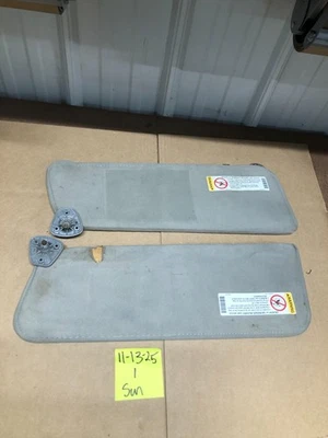 Par de viseras dañadas para Chevy GMC Tahoe Suburban Yukon Silverado Sierra 1988-1998 Foto 1 de 4