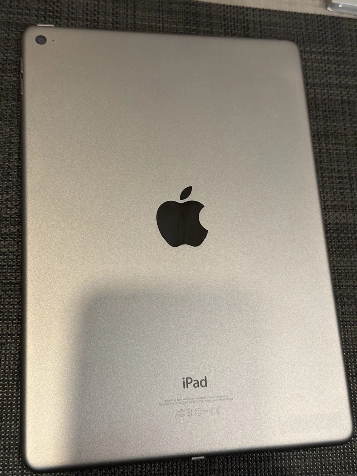 iPad воздуха 2 32 GB Wifi только пространства серый приличное состояние - без iCloud замок - Изображение 1 из 4