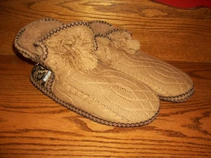 Neu mit Etikett -- UK LUKS BRAUNE Hausschuhe Gr. L-9/10 -- mit Quaste --- Inklusive kostenlosem Versand. - Bild 1 von 4