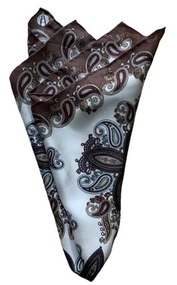 FRAAS Enrollado a Mano Gris, Beige Paisley Seda Estampado Unisex HNDKRCHF / P. SQR Foto 1 de 4