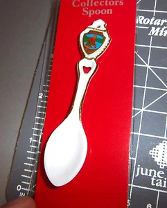 Alaska Souvenir Collector Spoon, Fairbanks Alaska Goldpanner - Ceramic style - Picture 1 of 2
