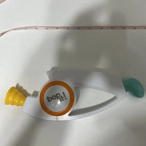 BOP IT SHOUT IT Hasbro 2008 Electronic Handheld Game Twist Pull White works - Picture 1 of 6