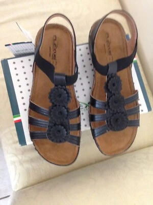 Flex Us By Spring Step Juniper Black 39 US 8. 1/2 - Image 1 of 4